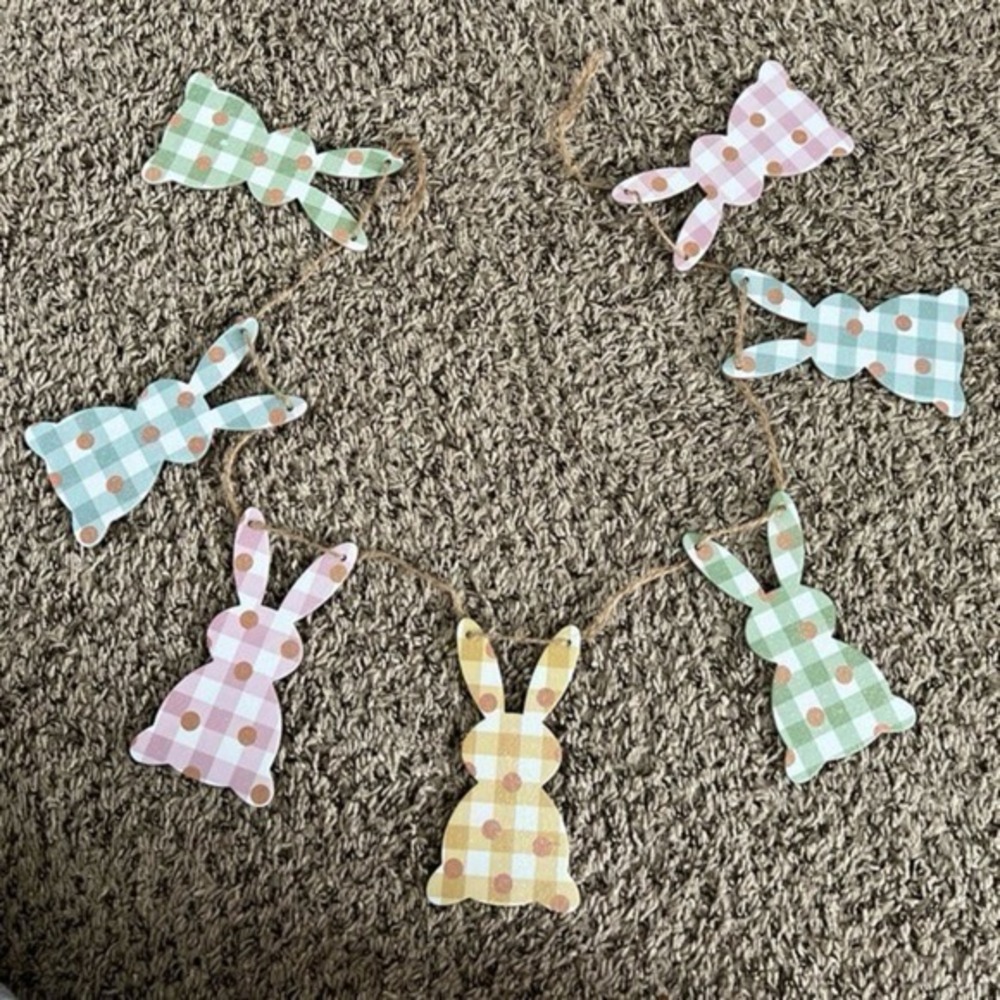Bunny banner‎